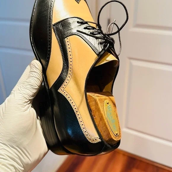 Soulier Two Tone Brogue Spectator Wingtip Oxfords. - Picture 11 of 13